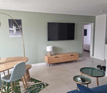 Saint-Tropez City Centre Apartment | L ' EDEN