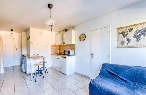 Vaulx En Velin Village Apartment | L'Havre de paix - Vaulx en Velin- Proximité Lyon