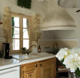 Chateauneuf-du-Pape House | L'Orée du Castel - Gîte au pied du château