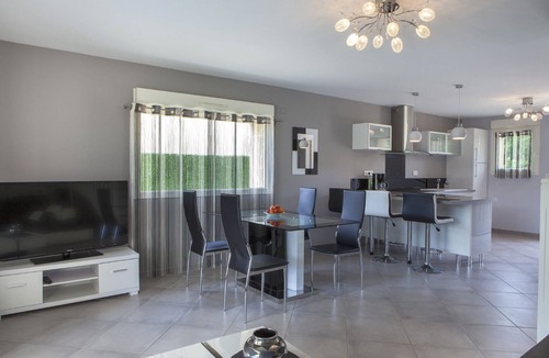 Colonzelle Villa | L'OUSTAOU WITH PRIVATE POOL