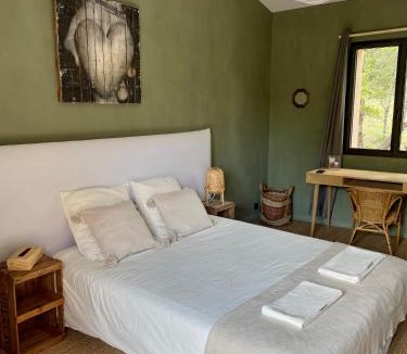Fressac Bed & Breakfast | La Bartassade - Sublime chambre d'hôtes indépendante et moderne