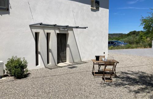 Malemort-du-Comtat House | La bastide