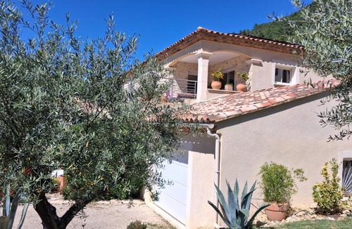 Les Latards Bed & Breakfast | La benvingude CH d'hôte