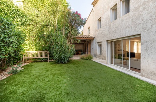 Mudaison House | La Célestine - Belle maison en pierre de 250m2 avec jardin