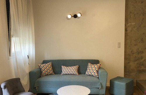 Lamanon House | La Calésienne welcomes you up to 6 people