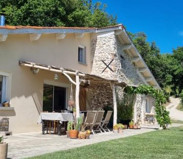 Peyrins Bed & Breakfast | La Clairière de l'Ange Havre de paix en Drôme des Collines