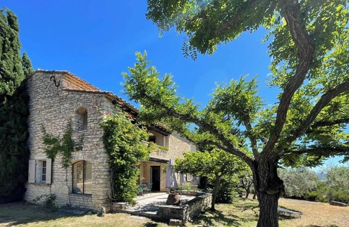 Gordes House | La Familiale - Provencal villa with swimming pool and breathtaking view of Gordes