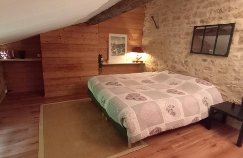 Ambronay House | La ferme Biscot : Charm & Nature 45 min from Lyon. Renovated farmhouse with swimming pool