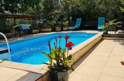 La Garde Apartment | LA GARDE 83. 2-person apartment with private pool, wooded setting