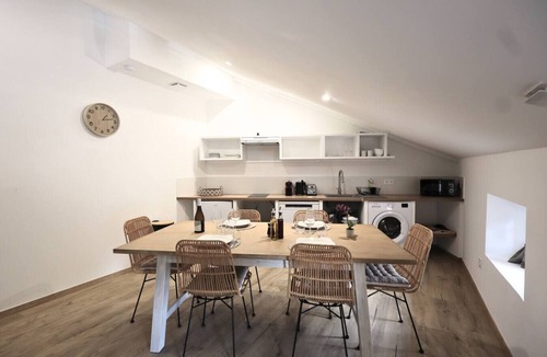 Camaret-sur-Aigues Apartment | La Grande Échappée Bohème wifi netflix prime clim