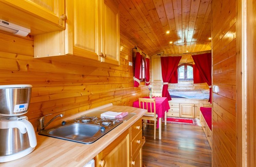 Blandas House | La Grange d'Emile Gites, Roulottes et Piscine