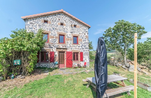 Vissac-Auteyrac House | La maison de Freda - Maison avec vue montagne
