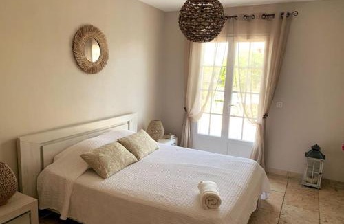 Aureille Villa | LA MAISON DES PAPILLONS VILLA DE CHARME ALPILLES