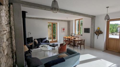 Clerieux House | La Maison des Remparts - Piscine
