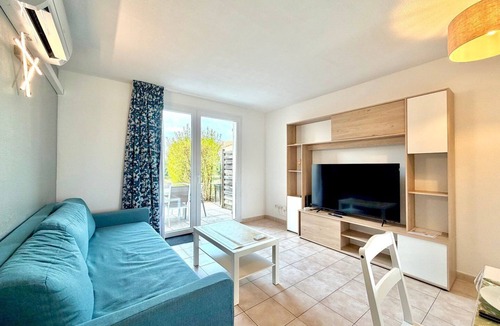 Calvisson Apartment | La Maisonnette du mas, 6 guests, Pool in Calvisson