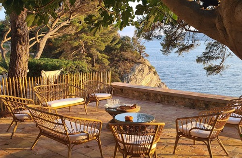Le Mourillon Villa | "La Masure", a unique, waterfront home