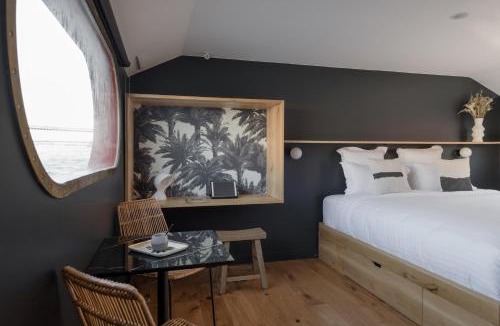 Tournon-sur-Rhone House | LA PENICHE - Bed And Bicycle - Tournon