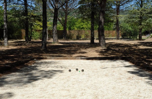 Gordes Villa | La petite Truffière du Luberon, air-conditioned, multisport court, heated swimming pool