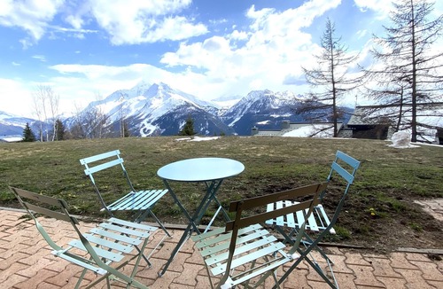 La Rosiere Apartment | La rosiere 2 rooms + mountain corner + covered parking, south facing, wifi