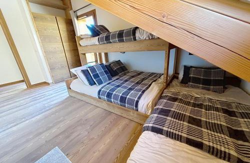 Montgenevre Apartment | LA TANIÈRE DES OURSONS - Appartement duplex NEUF 9-10 pers vue pistes avec garages