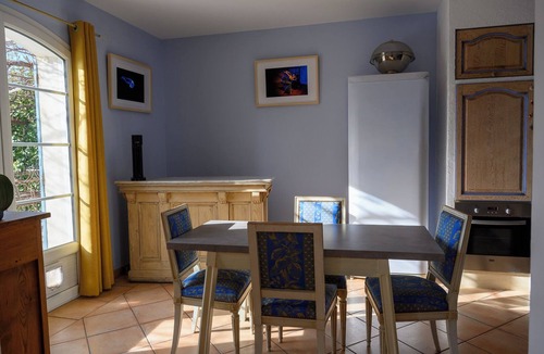 Bedoin House | La Tarente, Villa Provençale, with swimming pool for 8 to 10 people, rated 3*.