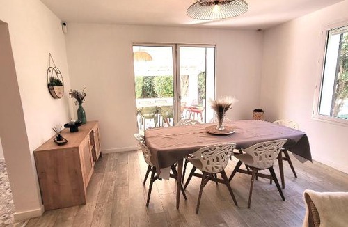 Le Thor Villa | La Villa aux Cyprès bleu