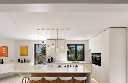 Vallauris Villa | La Villa rose, swimming pool, table soccer, table tennis, Super Cannes