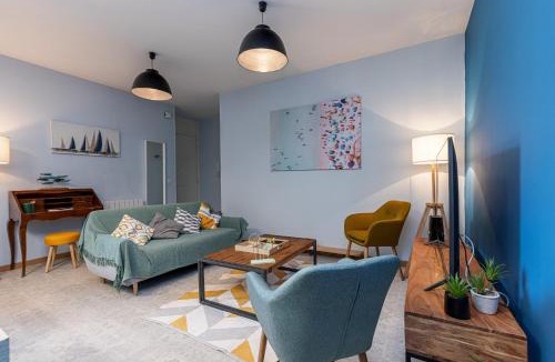Liberation Apartment | Large 3 Bdr City Center