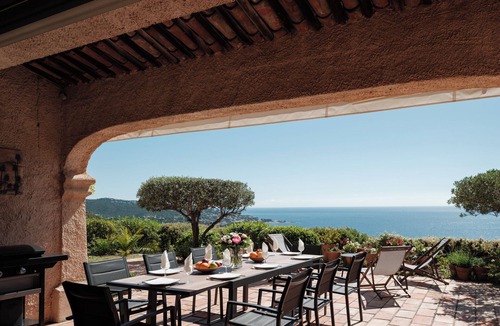 La Nartelle Villa | Large 4 bedroomed villa, heated pool from May, great sea views, near St Tropez.