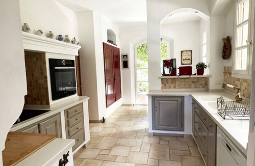 Le Rouret Villa | Large air-conditioned family villa with private pool in Provence, French Riviera