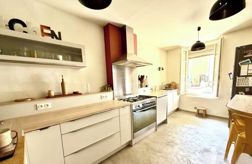 Sainte-Cecile-les-Vignes House | Large family home in the heart of the village