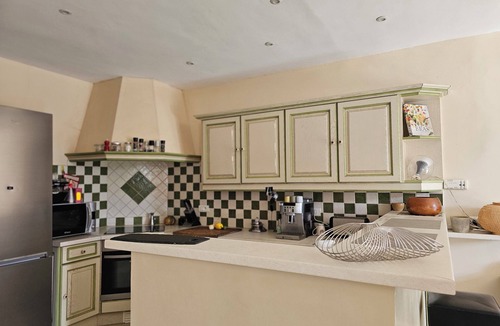 Beaumes-de-Venise House | Large Gîte in the heart of the Vineyards – 200m² – Swimming pool, Jacuzzi & Wine tasting
