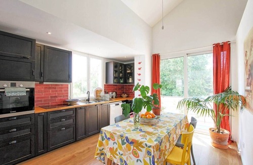 Saint-Barnabe Villa | Large house in a quiet neighborhood with a pool
