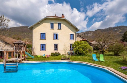 Marchamp House | Large house with swimming pool to relax in the heart of nature in Cerin