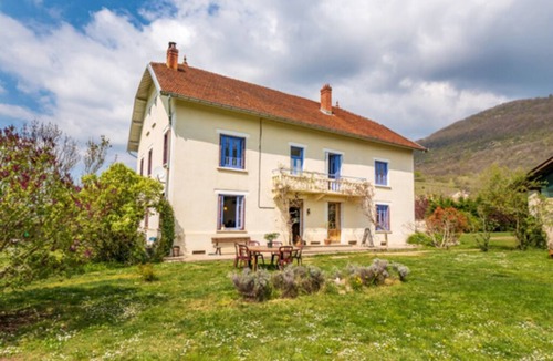 Marchamp House | Large house with swimming pool to relax in the heart of nature in Cerin