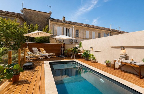 Orange Villa | Large modern villa with pool, billiards & private parking, 5min from town center