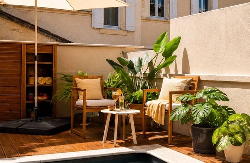 Orange Villa | Large modern villa with pool, billiards & private parking, 5min from town center