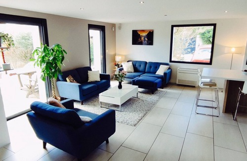 Saint-Georges-d'Orques Villa | Large Sunny Villa with Pool in Saint Georges d'Orques