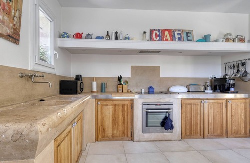 Six-Fours-les-Plages House | Large villa for 2 families - 6 bedrooms - Secure swimming pool - Six-Fours