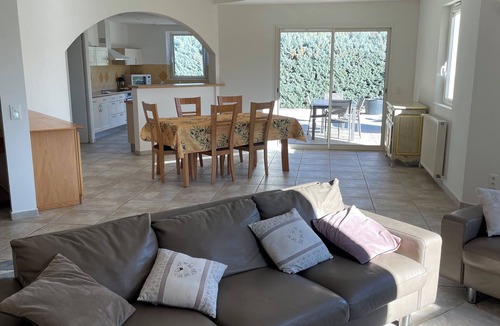 Mollans-sur-Ouveze House | Large villa at the foot of Mont Ventoux. Ideal for families. Heated swimming pool