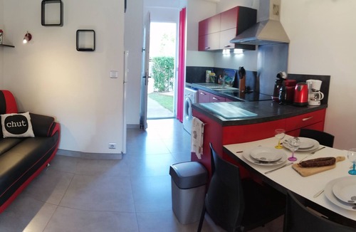 Poggio-Mezzana Villa | LAST-MINUTE SALE. Beautiful, air-conditioned villa with a garden; the beach is 100 meters away.