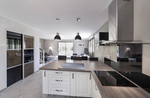 Colonzelle House | Le Cigalou Provençal – Charming House with Private Pool and Garden