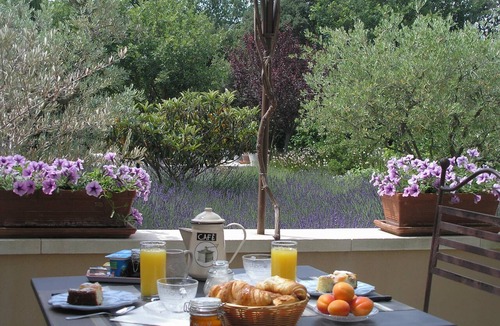 Lacoste Bed & Breakfast | Le Clos des Lavandes-Double Provence-Terrasse-Lacoste Luberon Provence