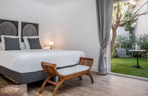 Salon-de-Provence Hotel | Le Clos Du soleil