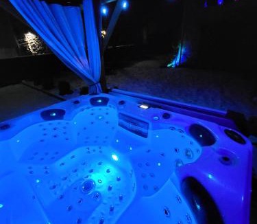 Le Bourg-d'Oisans Ski Chalet | Le Cosy Lodge Départs Vélo Ski Alpe d'Huez 2 Alpes La Grave Détente Jacuzzi Piscine Sauna Bar Billard