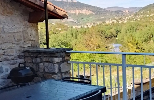 Paulhe House | Le gite de L' Alauzet – Charming Stone House with Panoramic Tarn Views