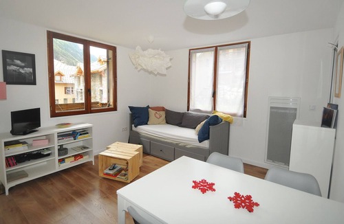La Grave Apartment | Le lodge - Studio in the heart of the village with a view of the Meije
