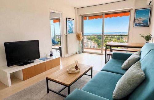 Antibes Apartment | Le Nid d'Azur - Ocean view, private parking