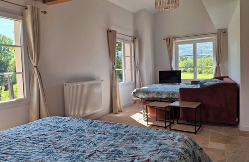 Tullins Bed & Breakfast | Le Petit Chépy Bed and Breakfast 3.