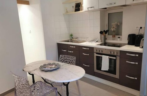 Bedarrides Apartment | Le Pigeonnier, a tower in the heart of the rivers